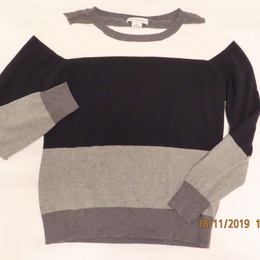 Liz Clairborne Sz M  Long sleeves Knit top